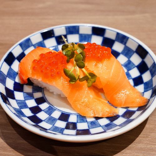 [2 popular nigiri sushi] Salmon