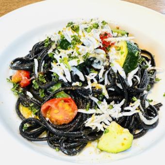 夏野菜と釜揚げシラスのオイルソース~カラスミ添え~セットは＋200円