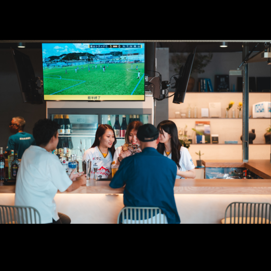 You can watch sports at the drink stand! You can also just drop in and enjoy a drink.