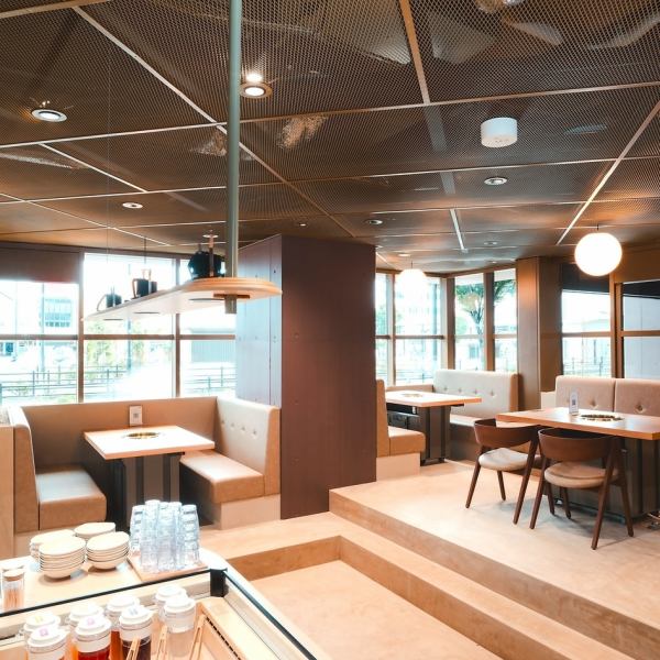 While offering carefully selected Wagyu beef yakiniku, the restaurant's interior is modern, creating a warm and homey atmosphere.We are perfect for company parties and dates, and families with children are also welcome.