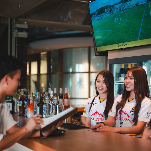 The drink stand is equipped with a monitor.Our restaurant is only a 2-minute walk from Fukuyama Station, so you can enjoy watching sports while enjoying a drink! You can enjoy your time here until 2 minutes before the last train!