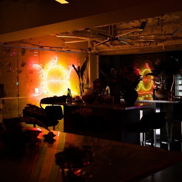 当店はすべてのお客様にゆったりとプライベートなひと時を楽しんで頂くため、アットホームな空間作りを目指しております。少人数でちょっと一杯そんな方にも是非お越しいただけるようにスタッフ一同おもてなしをさせていただきます♪
