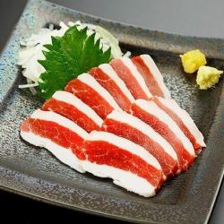 馬肉生魚片