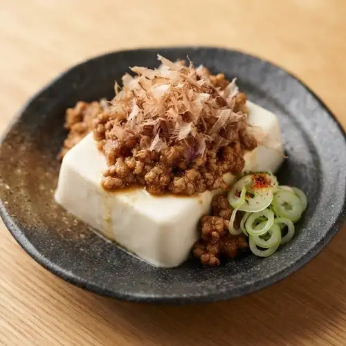 豚味噌と豆腐 本まぐろぶし添え