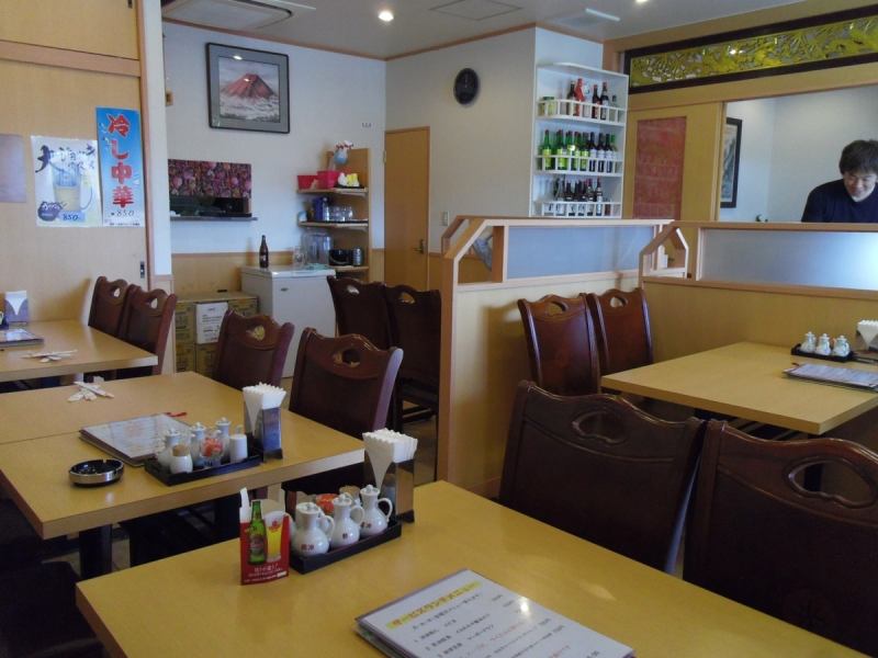 地元の常連様も数多く来店する人気店。心優しいオーナー夫婦が迎えてくれる。各種ご宴会、ランチ、ディナーにとシーンに合わせて利用したい。店内も清潔で広々しているのでお子様連れの方も安心して利用できる。
