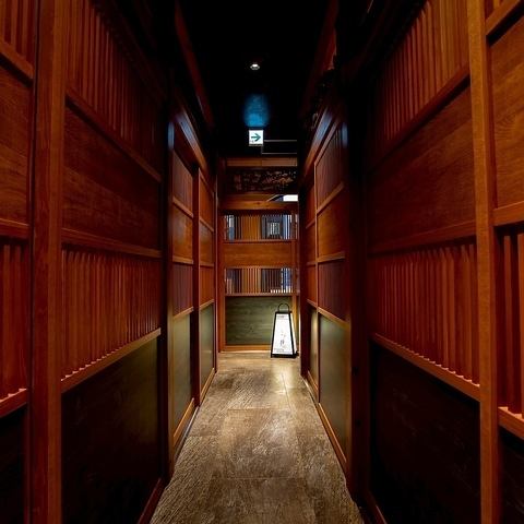 全18品コース6600円~,全席完全個室を完備しております。