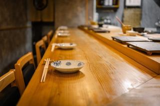 カウンターは全6席ご用意がございます。お一人様でもお気軽にご来店ください。