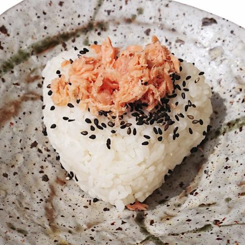 おにぎり (梅・しゃけ) 1個