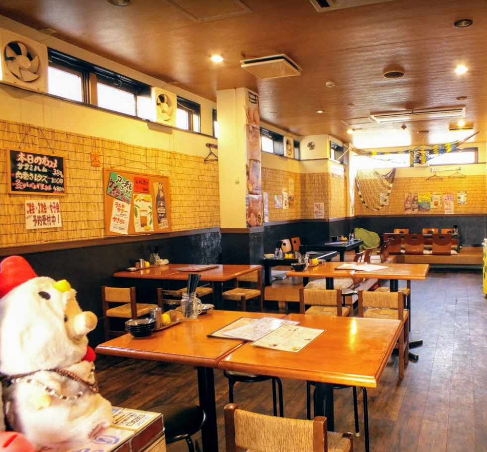 大通りから一本それた路地に佇む、隠れ家的な居酒屋♪