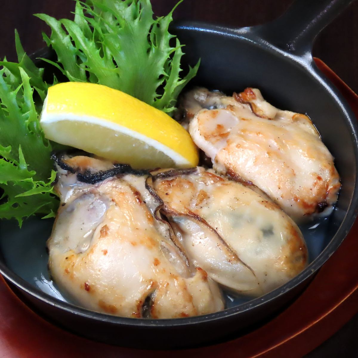 品揃えも豊富◎鉄板居酒屋ならではのメニューも！