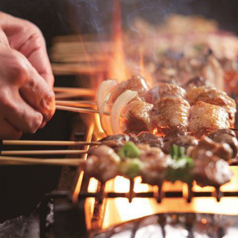 ★Super juicy at 600 degrees Celsius★Hakkenden's popular ``charcoal-grilled yakitori'' available from 165 yen (tax included) per piece! Truly delicious yakitori!