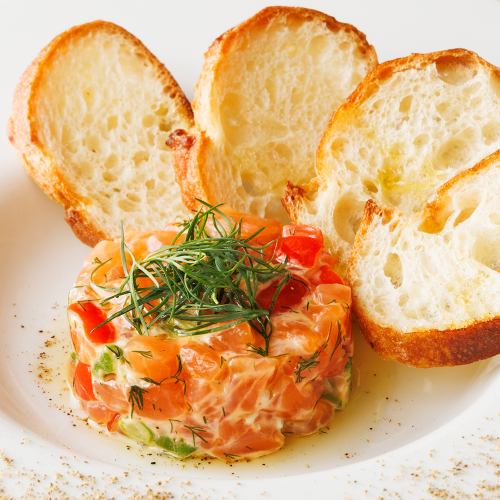 Salmon tartare