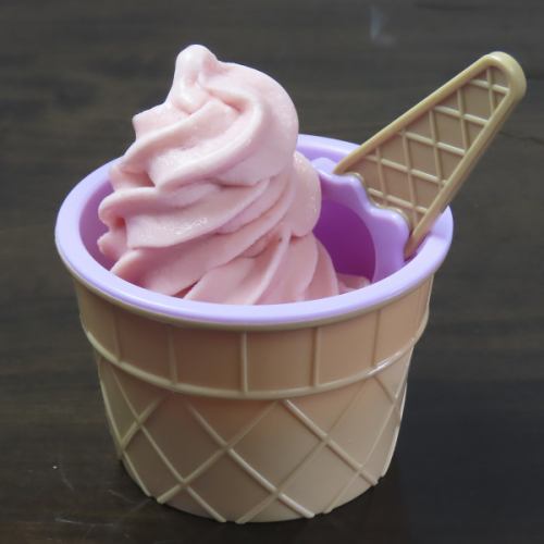 也非常适合晚上去咖啡馆 ◎ 还有甜点菜单