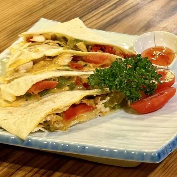 「チーズ チキンサディーヤ」