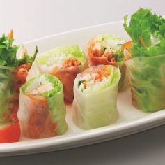 蒸し鶏とキムチの生春巻