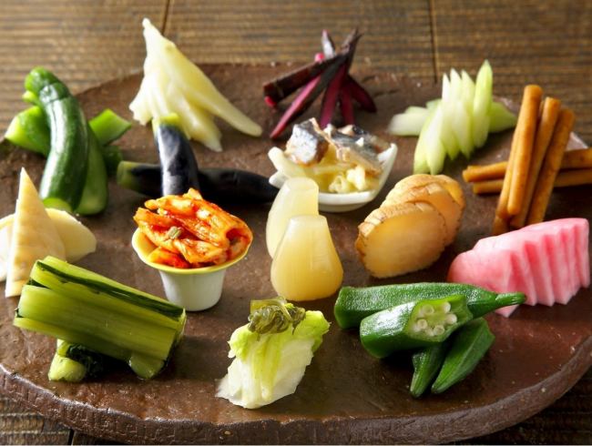 『ココでしか味わえない』をコンセプトに全国の漬物/漬物肉巻等創作料理が楽しめる。