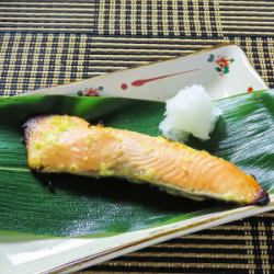 サーモンかま焼き