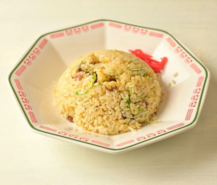 本格串料理だけではなく、実は中華メニューに自信のあるお店♪炒め物や餃子はファン続出の絶品!皆でシェアして色々なメニューをお楽しみください。