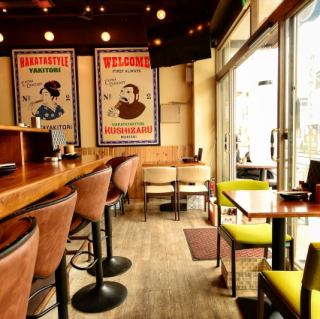 25人以上團體可預約包場!歡迎聯絡! *我們寬敞的餐廳最多可容納30人,是舉辦年終派對、新年派對、慶祝活動及其他宴會的理想場所。歡迎隨時聯絡我們,討論您的預算、課程內容和活動規劃。何不利用私人包廂營造的團結氛圍,以及我們餐廳引以為傲的正宗烤肉串,打造一場令人難忘、熱鬧非凡的派對呢?