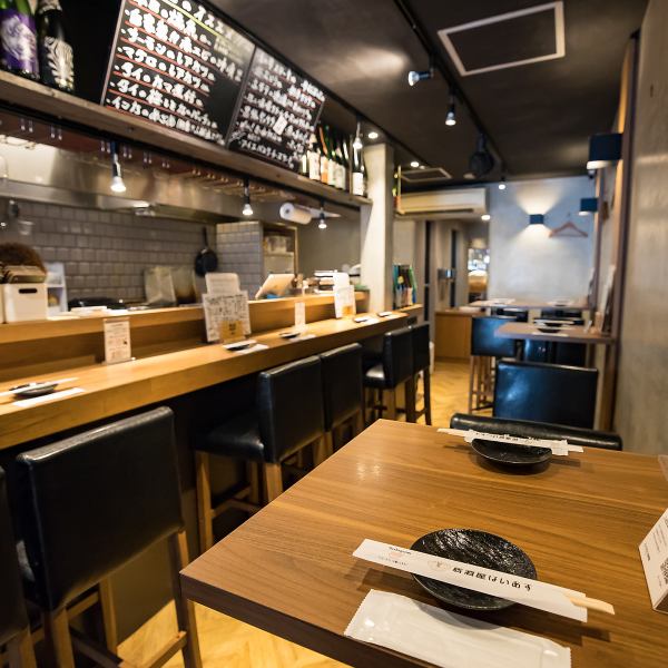 ≪店内雰囲気≫ビストロのようなオシャレでアットホームな雰囲気の店内♪ランチタイムにも昼飲みができるのも当店の魅力！お立ち寄りの際はぜひ当店へ！