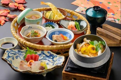 季節の釜飯と花かご御膳