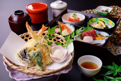 松花堂御膳と天ぷら盛り合わせ