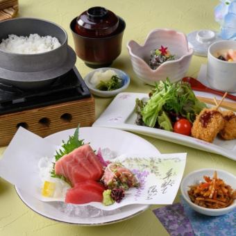【僅限五月和六月供應】三重縣藍鰭金槍魚配新鮮煮熟的米飯