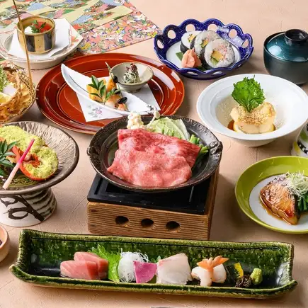 【适合家庭聚会、庆祝长寿和特殊用餐】在“Aya”餐厅享用以三重县龙虾和松阪牛肉为特色的时令怀石料理。