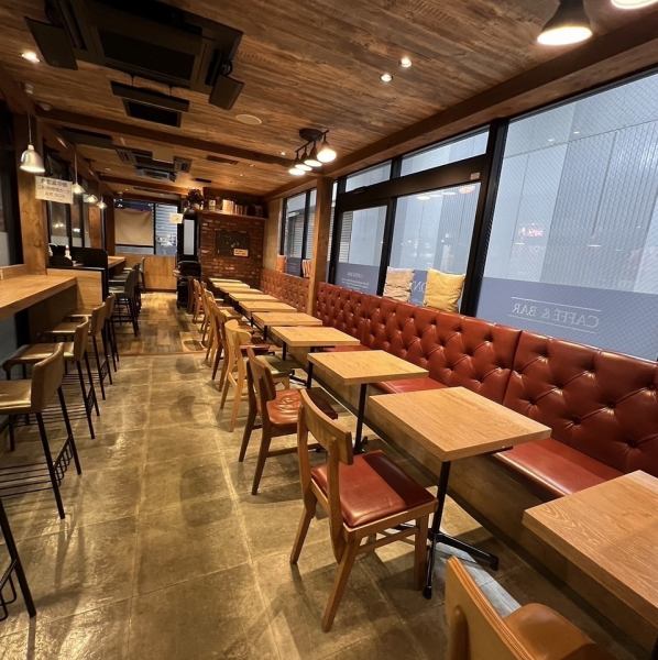 【大人数の宴会も◎】ディナータイムは、テーブルを繋げての大人数宴会もOK！宴会向けコースもご用意あります。会社宴会やプライベートな集まりにも、ぜひご利用ください。