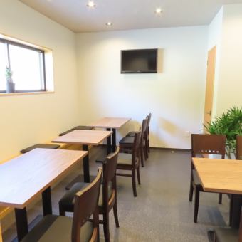 【さまざまなシーンに対応貸切利用】当店は10名様より貸切でのご利用も可能です。記念日のお祝い、会社の小規模な宴会、大人が落ち着いて集まる食事会など、用途に合わせて柔軟に対応いたします。静かで上質な空間を、まわりを気にせずゆったりとお楽しみください。