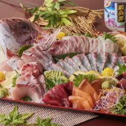 Please enjoy our fresh sashimi and seafood!