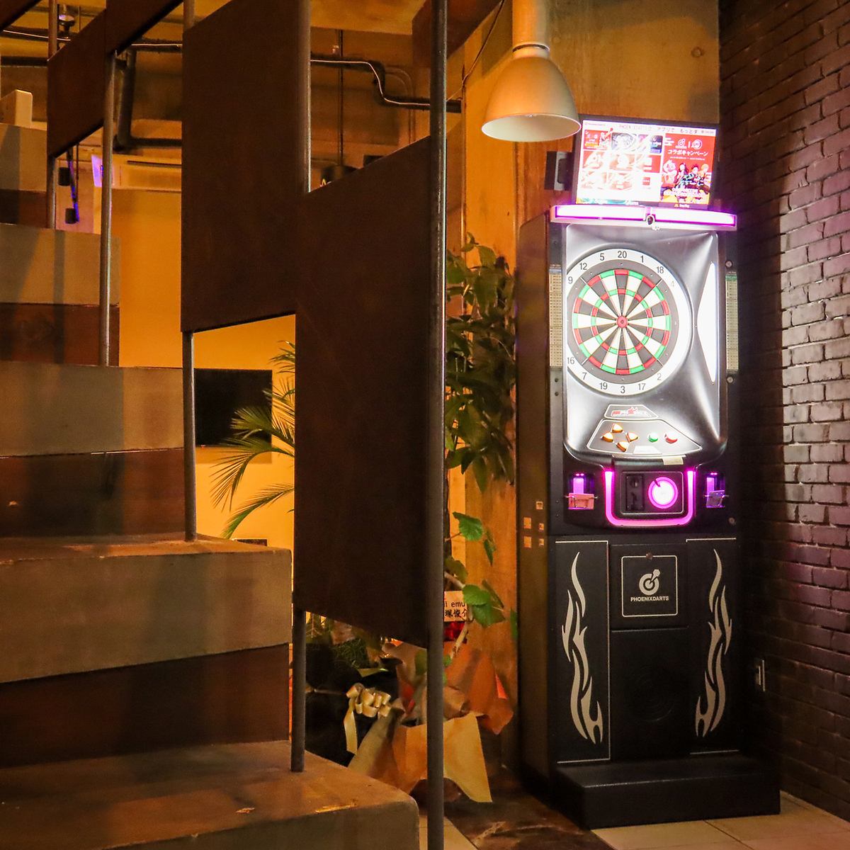 派对后：提供卡拉 OK、飞镖和无限畅饮服务！