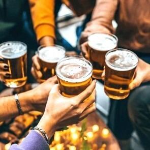 You can enjoy an all-you-can-drink course at a reasonable price.