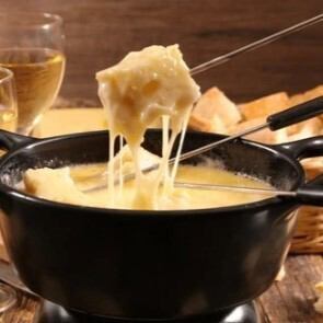 [Perfect for a girls' night or date! Chicken cheese fondue course 3,080 yen] All-you-can-eat and drink included!
