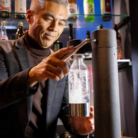 【お酒に合う燻製メニュー◎】懐かしの曲で楽しむカラオケも完備