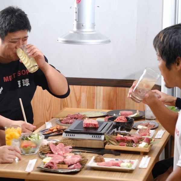 美味しい焼肉とお酒があれば、自然と笑顔が溢れます!
