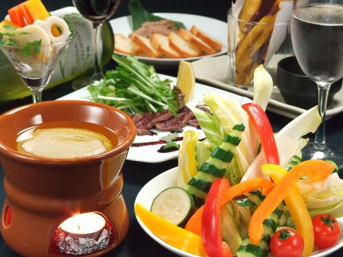 ワインに合う地鶏料理やコースが充実！