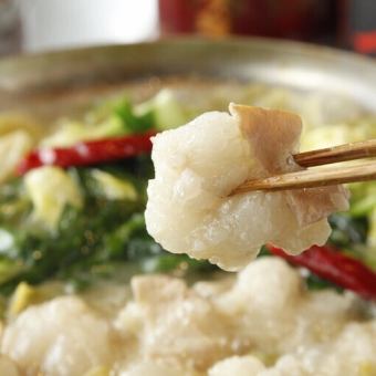 地鶏の秘伝スープ仕込み★とさかの特製もつ鍋（塩・味噌）