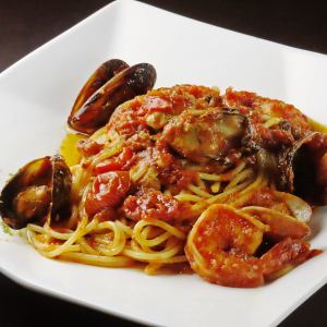 牡蠣と魚介たっぷりのペスカトーレ（ロッソ or ビアンコ）