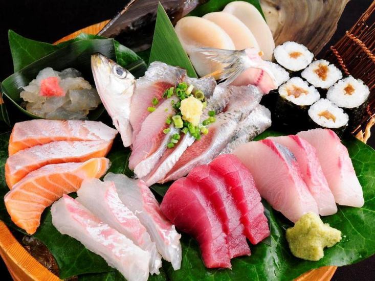 新鮮魚介類を味わえる！今ならクーポンで5種盛りプレゼント！