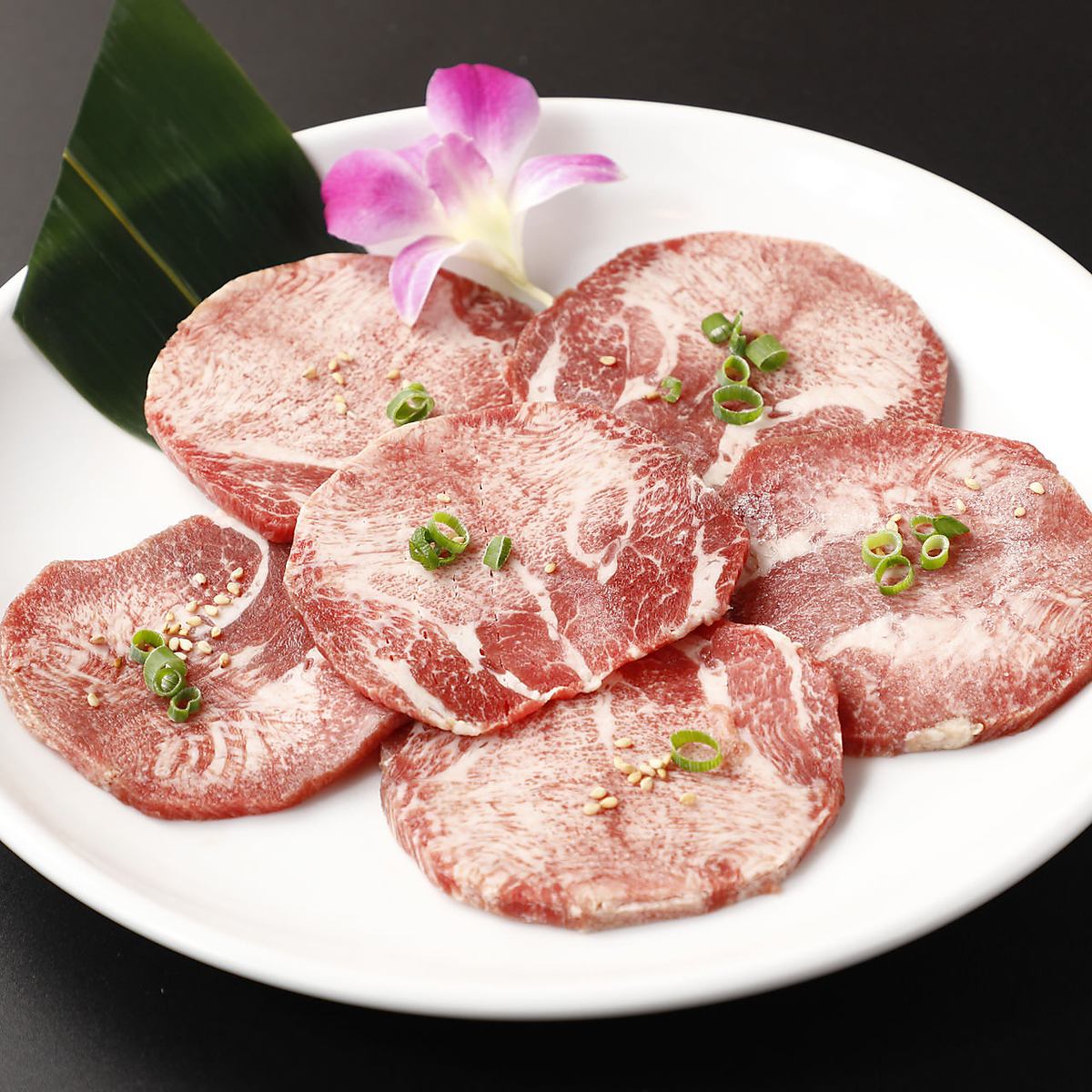 厚切りが嬉しい♪鮮度抜群のこだわりのお肉をゆっくりとご堪能下さい！