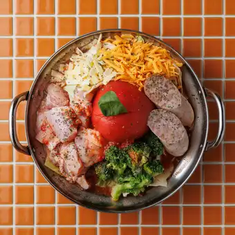 G [2-hour all-you-can-drink included] Choose between tomato cheese hot pot or pork shabu-shabu hot pot. A convenient 6-course winter meal for ¥3480.