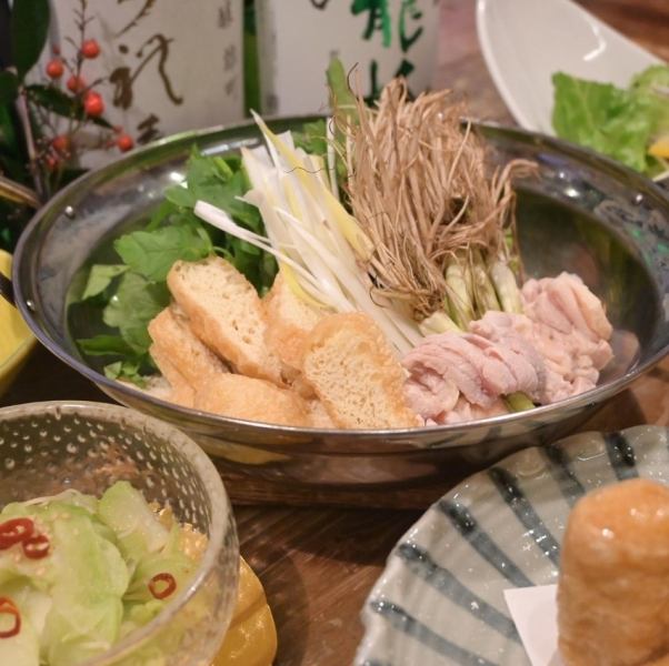 【迎送會方案】包含自選火鍋的宴會方案，包括seri火鍋、無限暢飲2小時5,000日圓（含稅）
