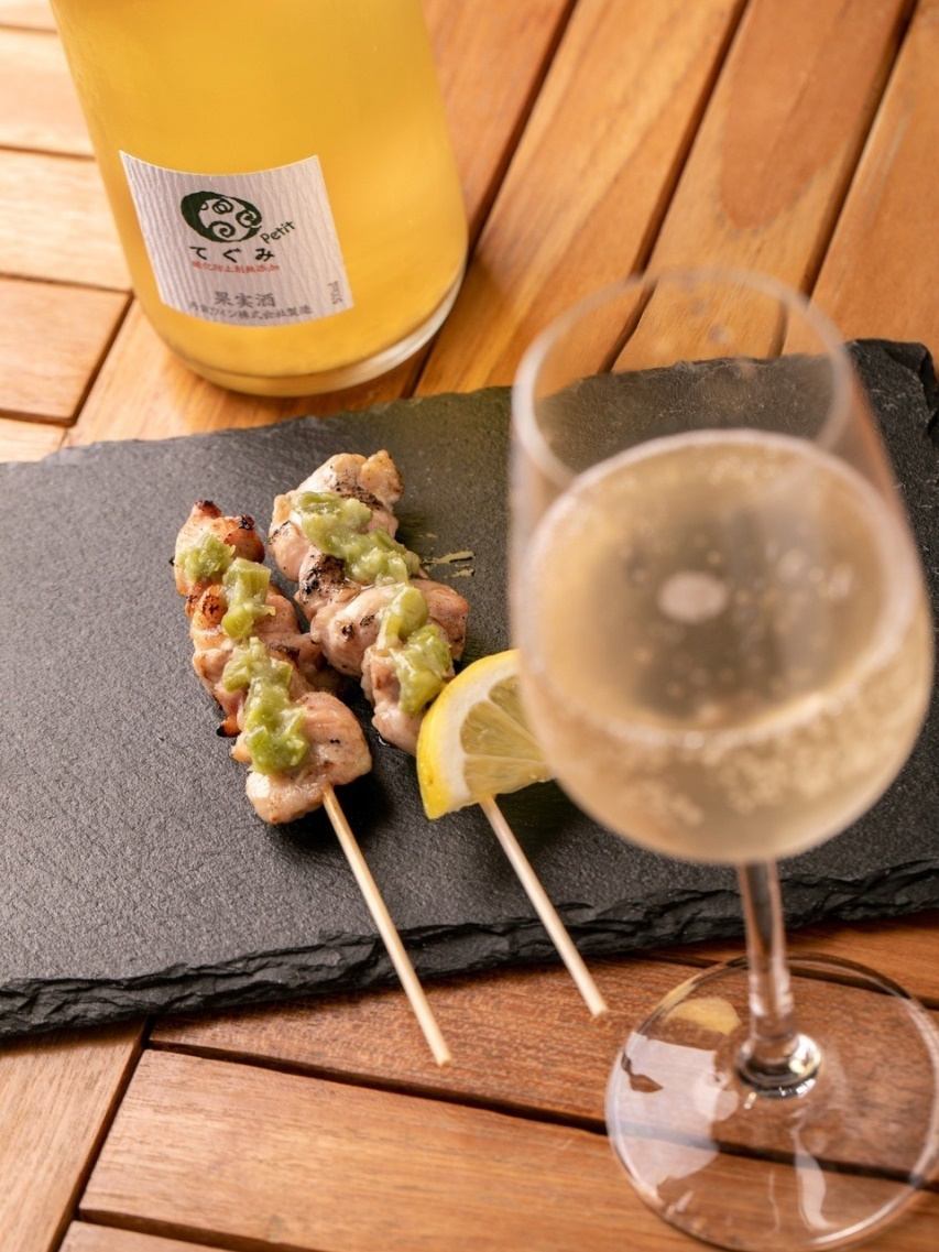 本格炭火焼鳥×日本ワインのお店。自分のベストペアリングを見つけませんか？