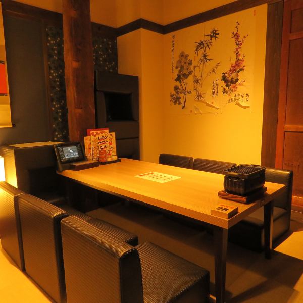 ゆったり掘りごたつ座敷で寛げる、プライベート感抜群な最大28名様向けのお席有！各種ご宴会に最適です◎※写真は高松店です。