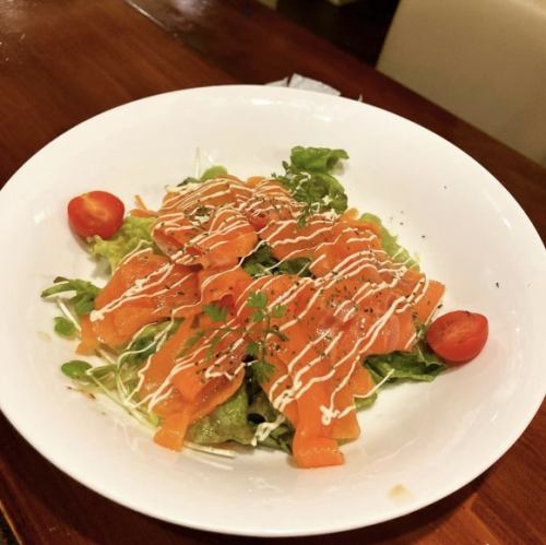 スモークサーモンのマリネ仕立て