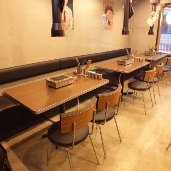 【1F 20 seats / 2F 20 seats available】 You can use it from a small group to a large number of people.Charges for 2F seats available for private persons of 15 people or more.Please feel free to contact the store.
