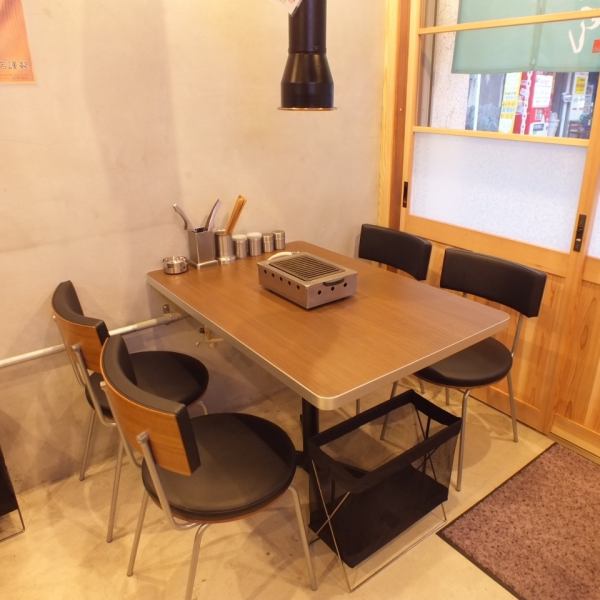 【Inside the table seat is the main store】 We are preparing 1st and 2nd seats and table seat is main.Offering specialty store attention food ingredients at reasonable price.Please use it for various banquets.