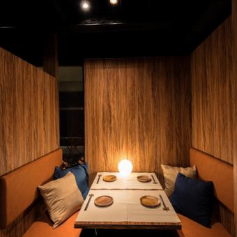 [Private room for 2 people] Calm atmosphere of a completely private room with a door◎