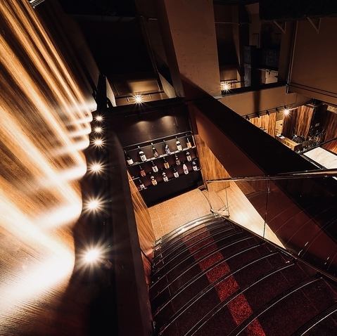 三宮で絶対に外したくない飲み会には「当店」がおすすめ◎大小さまざまな隠れ家個室を全席3名席からご用意しておりますので少人数からのシーン利用にも抜群の使い勝手!肉も魚も贅沢に堪能できる名店。期間限定で最大170種の食べ飲みプランも有り!価格は3000円~スタート●お問い合わせ殺到中につきご予約はお早めに